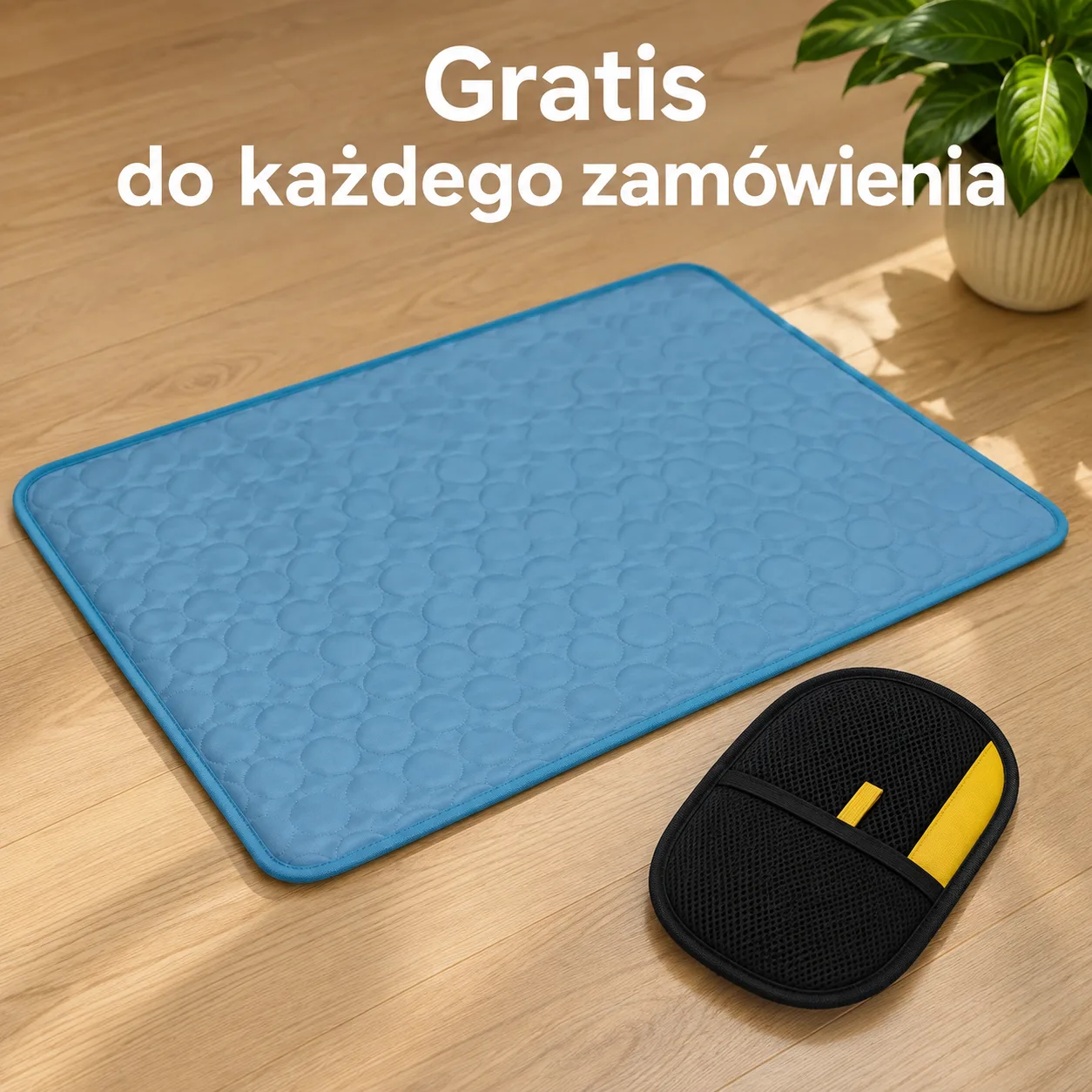 Niebieska mata chłodząca obok rękawicy do zbierania sierści, gratis do każdego zamówienia
